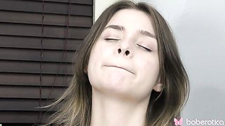 Cover-girl Minni Love - pleasuring dirt - Baberotica