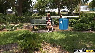 Bangbros - jonathan green and lindsey lakes have hot car sex until he jizzes on her face and makes a dirt