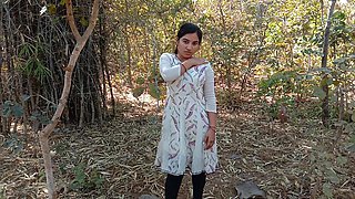 Daring Indian Kamini Bhabhi Getting Fucked in Jungle