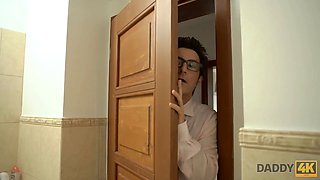 Daddy4k - exploring modern manners