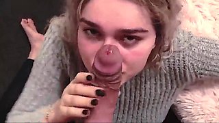 BITCH KNOWS HOW TO SUCK A BIG DICK