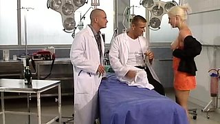 College Amateur Girls Throw Group Sex Party