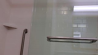 Amateur czech babe stripping and taking shower