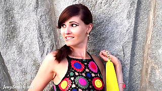 Jeny Smith flaunts her yellow high heels in public without panties