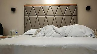Amateur couple on real hidden cam