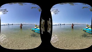 Sex & Squirt On A Tropical Island