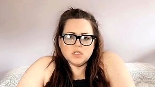 Big boob brunette masturbates on webcam