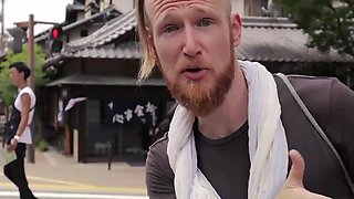 Cheating chinese gf GRABS white masseur.. real asian squirt!