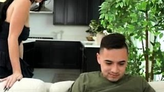 My Dads Hot Girlfriend Give Me an Unforgettable Sex