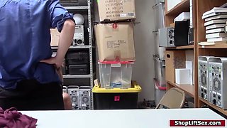 Blonde thief sucks officer to avoid cops