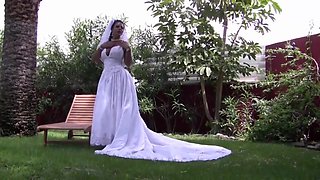 Eve - Playful Bride