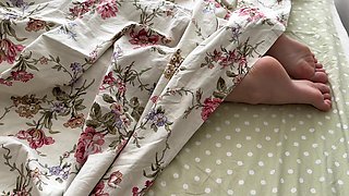 My sister was lying in bed with her nice ass exposed and i decided to fuck her