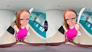 Crazy Holly Molly seduces stranger at luxury motel pool - teenmegaworld