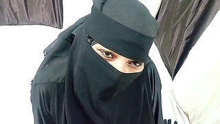 Perfect Footjob by Gorgeously Muslim Girl