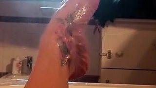 Amateur Foot Fetish Girlfriend Sucks and gives a Footjob