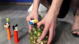 redhead bimbo teen crush cake and pee on it