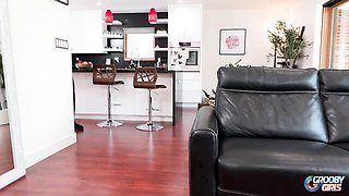 Floozy's pantyhose porn by Grooby Girls