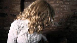 Big boobed Memphis Monroe masturbates in stocking