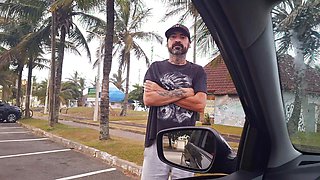 I let it be strange to make me cum on the street!