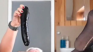 Ass and Pussy Play for Webcam Punters