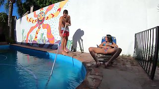 Porn Babe Big Ass Invites Lucky Pool Cleaner For Real Sex