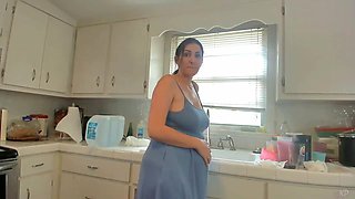 Kelly Payne - Passive & Submissive Pregnant Mom