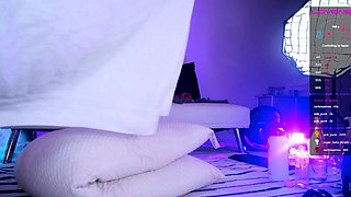 Big boob brunette masturbates on webcam