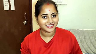 Desi Bhabhi First Time Sex on Camera - Indian Bhabhi Devar Homemade XXX