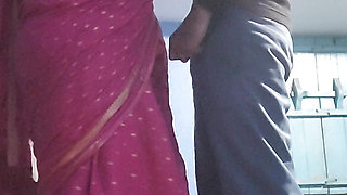 Bhabhi was fucked after applying oil in the village