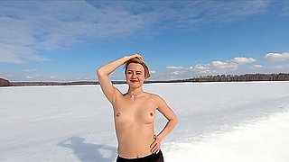 Russian Nude Girl Masturbate Pussy On Snow In The Village