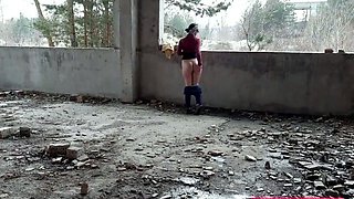 Public BDSM Blowjob from a Hot Brunette Amateur