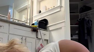 Big Ass Babe Fucked On Her Boobs And Got A Facial