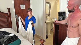 Watch Busty Dirty Maid Fucks Hotel Guest For Extra Tip Cam Cams Busty Porn