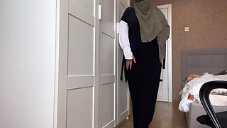 Friend's Arab Wife Gives JOI
