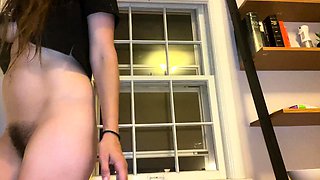 Amateur preggo hoe toys her pussy close up in fetish solo