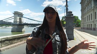 Perverted bimbo Amirah Adara X-rated video