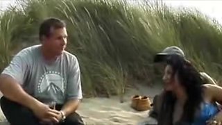 Dutch have sex on the beach, voyeur joins