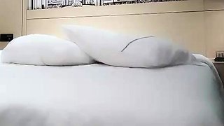Super hot amateur teen fingering hertight ass hole on cam