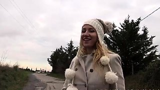 elisa-dreams - Naked in public playing with a huge Blac