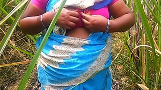 Village Aunty Shows Her Pussy to Ex-Boyfriend in Sugarcane Field