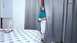Muslim Hijabi Stepsister Wants to Sex with Stepborther, She Gave Me Blowjob in 69 with Pissing