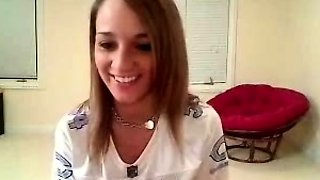 Young amateur teen in solo masturbation getting kinky