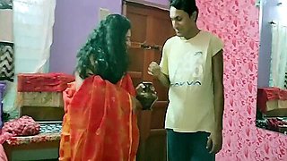 Indian Hot Bhabhi Xxx Sex With Innocent Boy! With Clear Audio 15 Min