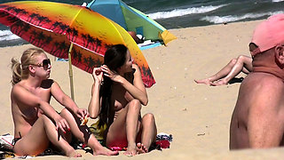 Hot Amateurs Voyeur Nudist On Public Beach Video