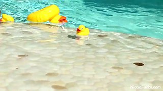 Summer fun with Nicole Aniston and Alix Lynx