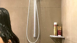 Curvy Hotwife Sucks off Rome Major's BBC in the Shower