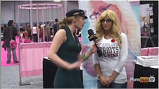 Taylor Stevens Interview At Exxxotica 2012