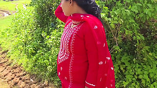 Beautiful Bengali Girl Boobs Show in Outdoor with Her Boyfriend