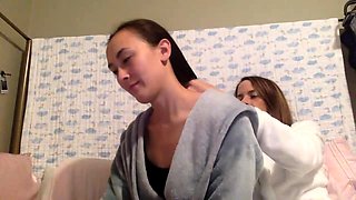 Amateur brunette lesbian whores eating box