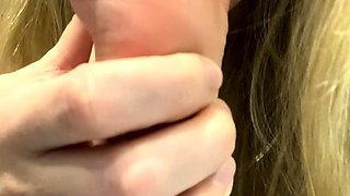 Amateur Foot Fetish Girlfriend Sucks and gives a Footjob